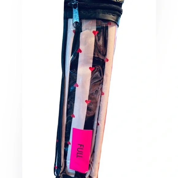 Betsey Johnson NWT Stunning Black & White 4 Pc Super Soft Full Size Sheet Set - Picture 5 of 5